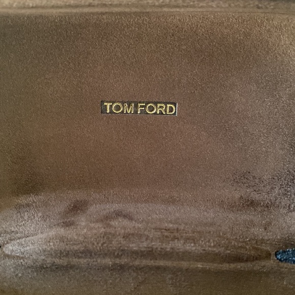 TOM FORD Brown Velvet and Suede Microfiber Clamshell Sunglass Case - Picture 13 of 13